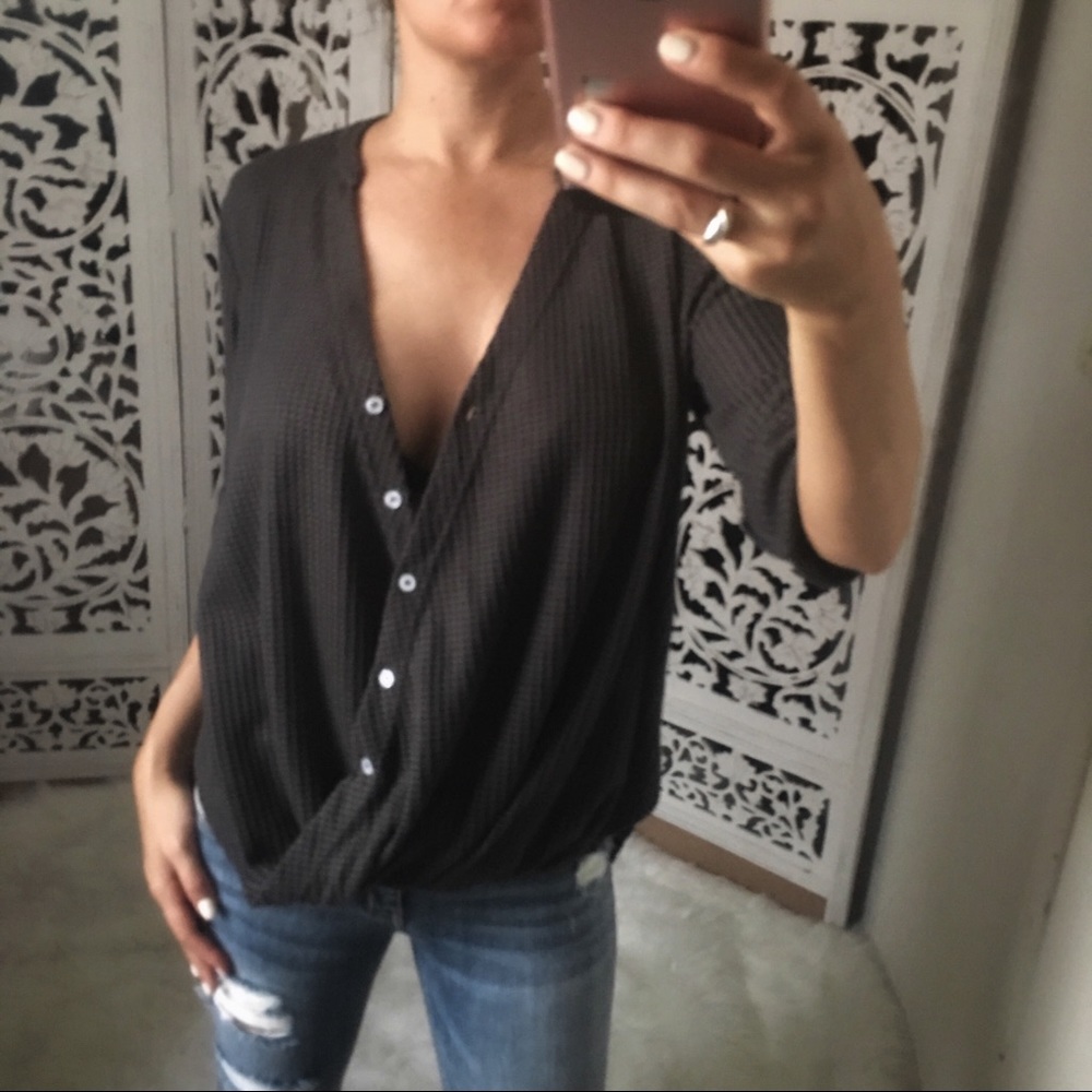 LAST 1️⃣ 2/$60 Waffle Knit VNeck Half Sleeve Top - Picture 7 of 8